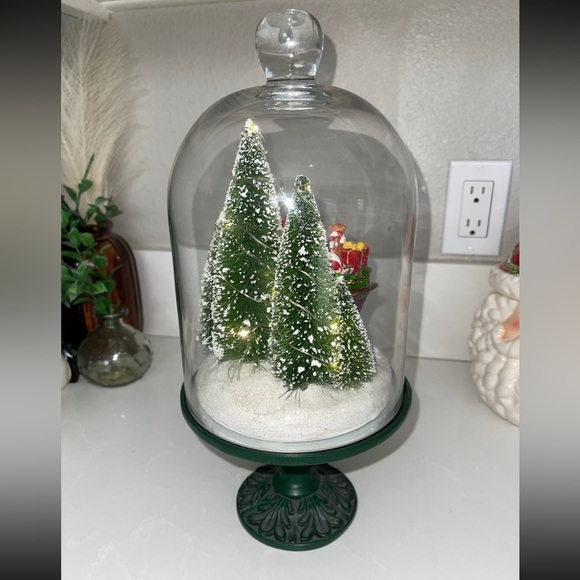 Valerie Parr Hill QVC Santa Light Up Glass Dome - Picture 3 of 11